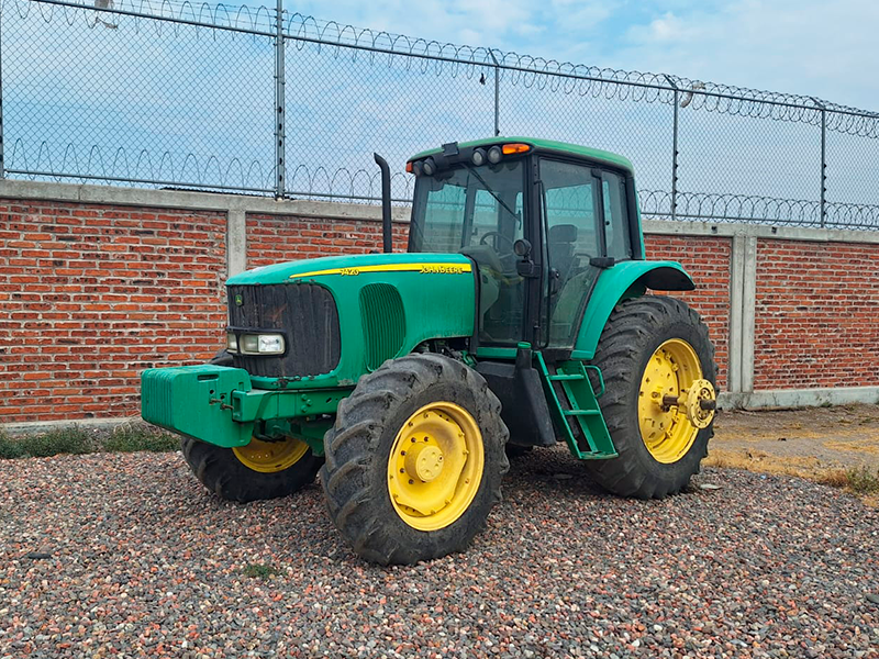John Deere 7420